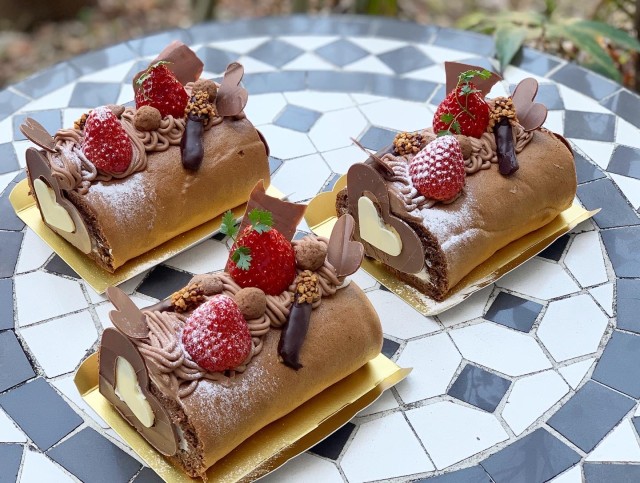 12100BBD-BF8E-44B9-906E-B3286DE8F364